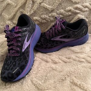 Brooks Women's Black & Purple Leopard-Print Running Shoes